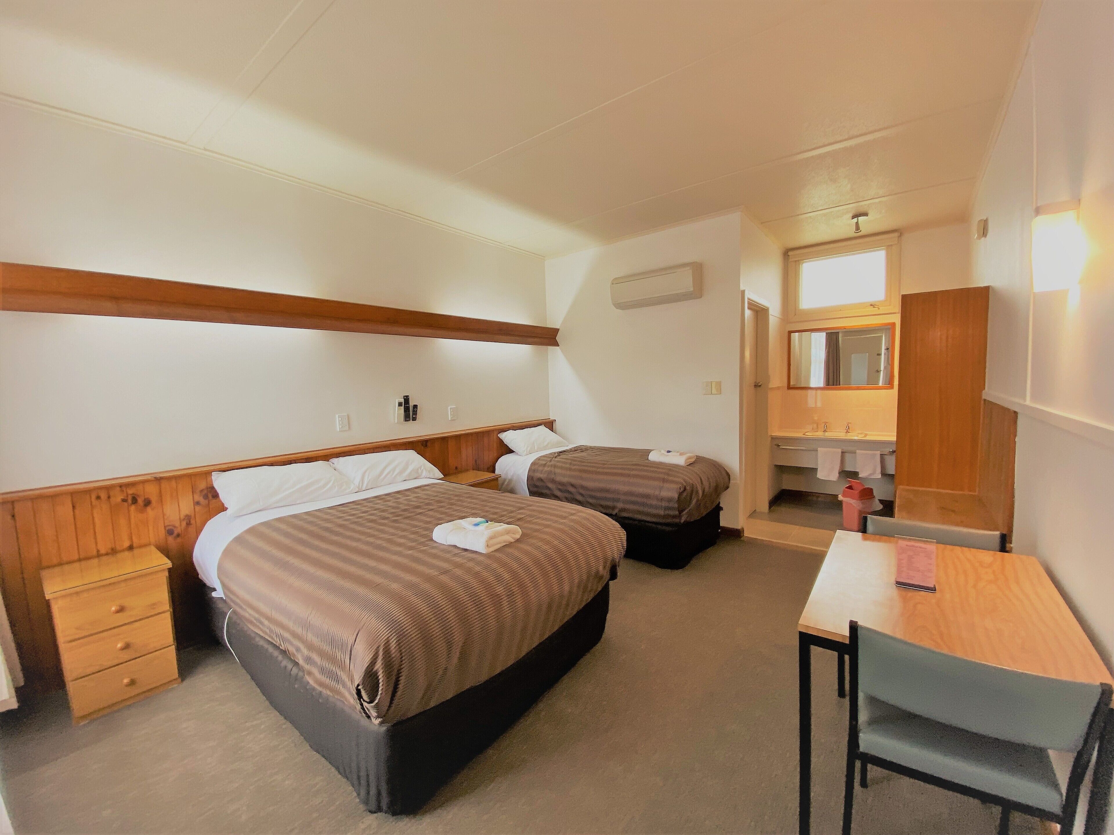 Premium bedding, pillowtop beds, minibar, in-room safe
