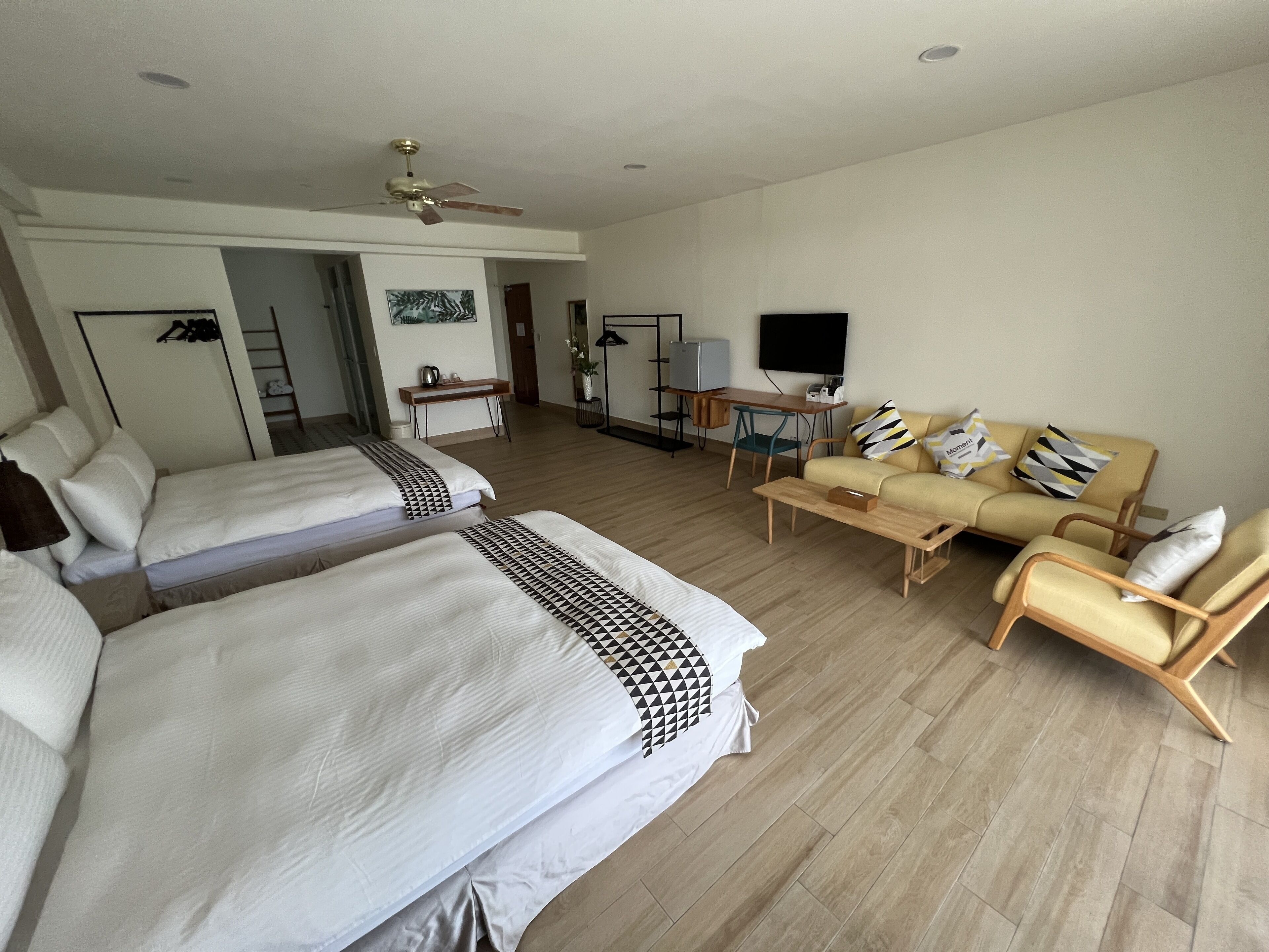Deluxe Double Room, Ocean View (King OR Double beds) | In-room safe, desk, rollaway beds, bed sheets