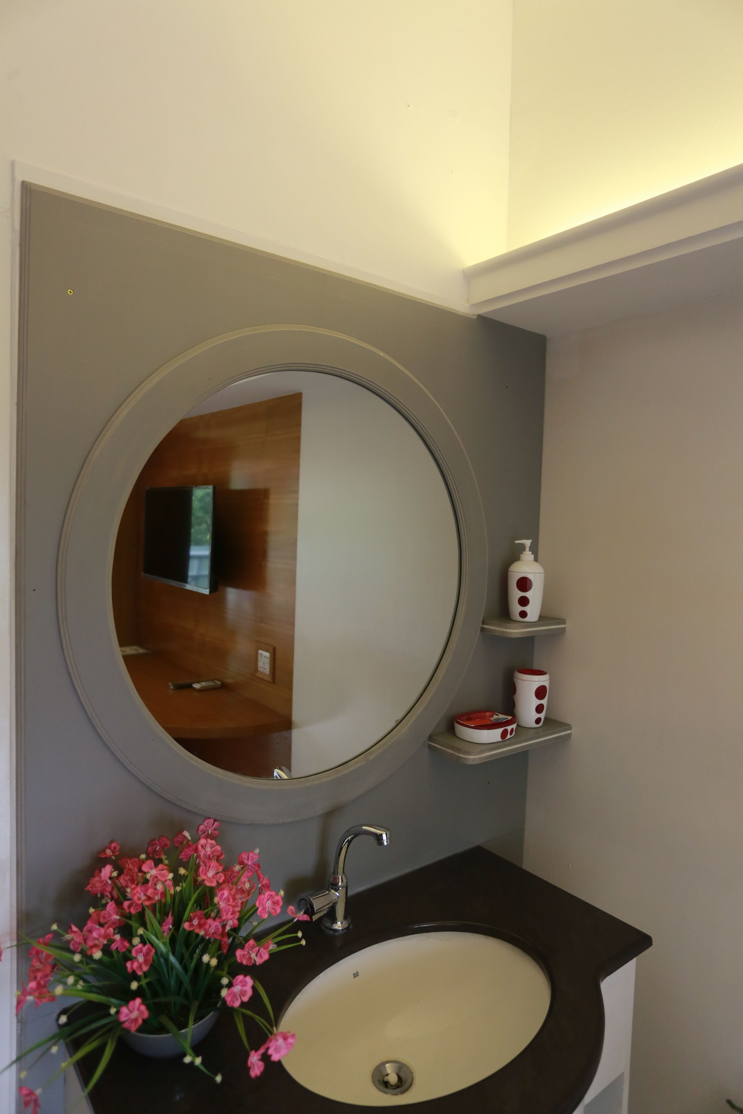 executive suite | bathroom sink