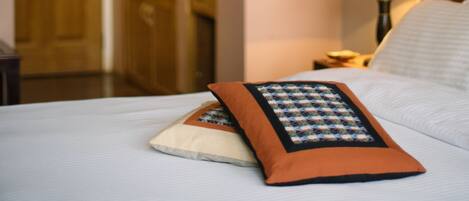 Desk, laptop workspace, free WiFi, bed sheets