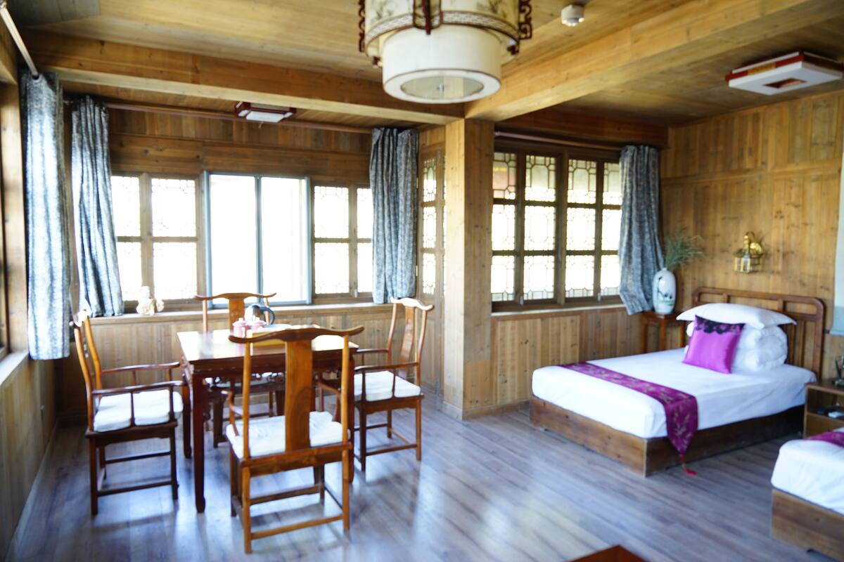 Deluxe Twin Room | Desk, blackout curtains, rollaway beds, free WiFi