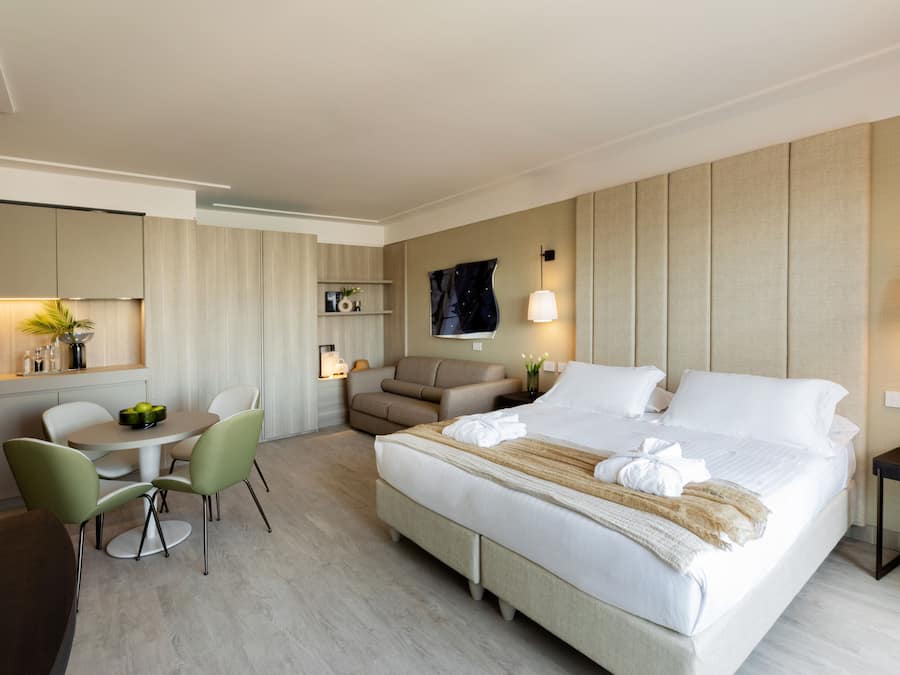 Egyptian cotton sheets, premium bedding, memory foam beds, minibar