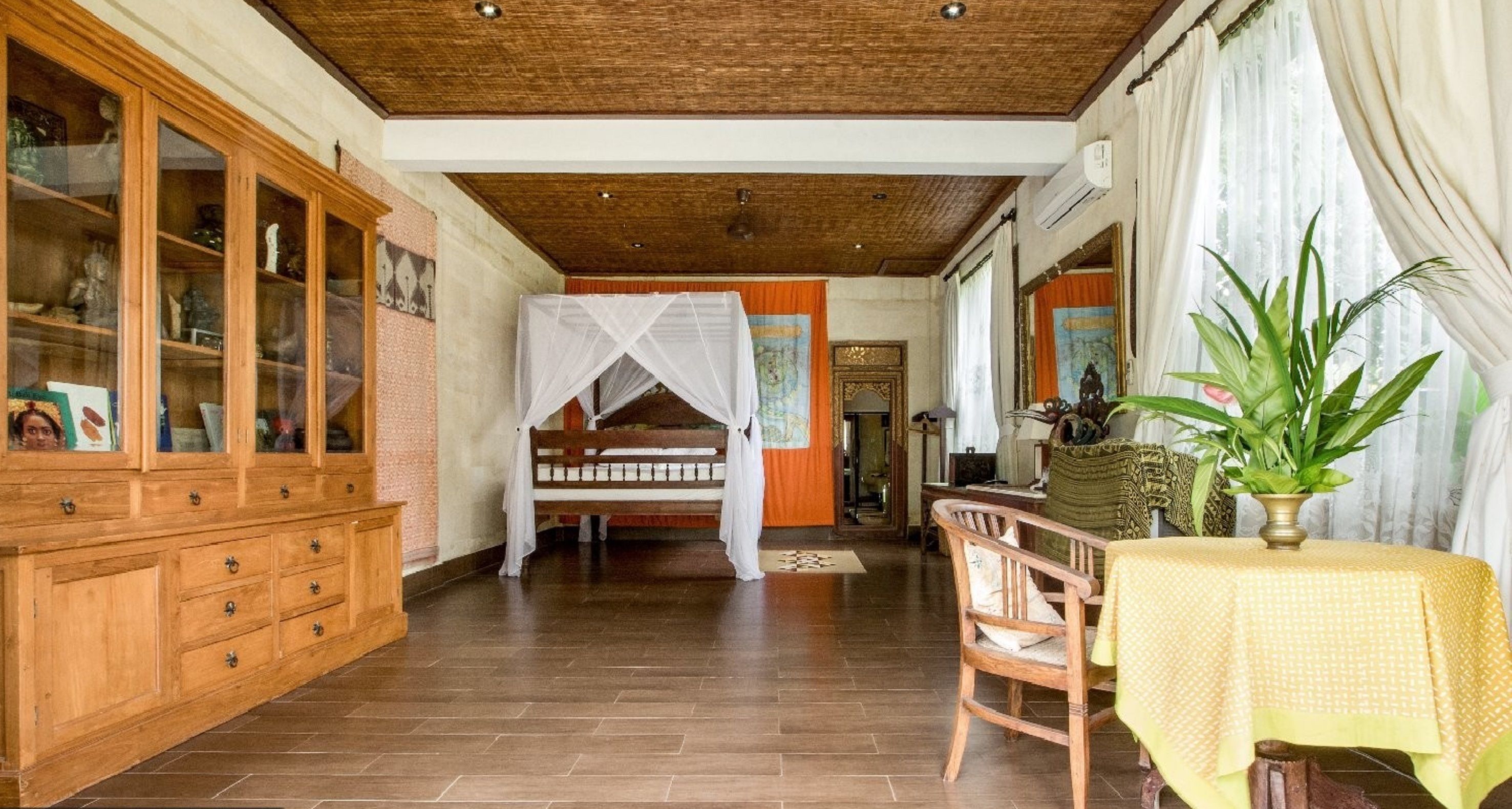 Habitación Deluxe | 1 dormitorio, ropa de cama de alta calidad, minibar y escritorio