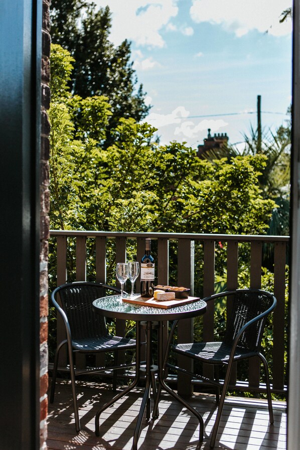 King Balcony Suite | Balcony