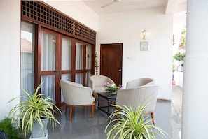 Apartment (No 2) | Wohnbereich | Flachbildfernseher