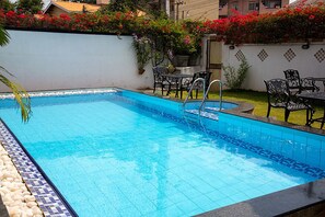 Indoor pool, outdoor pool