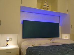 In-room safe, desk, free WiFi, bed sheets - Hotel Felix (Rimini)