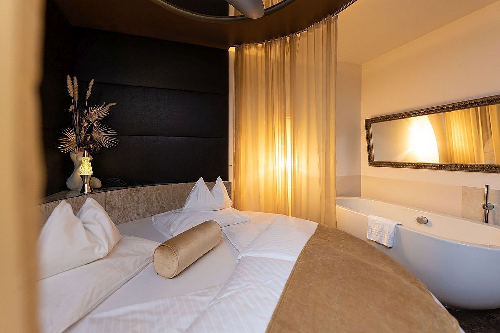 Superior Double Room, Balcony | Bathroom | Separate bathtub and shower, rainfall showerhead