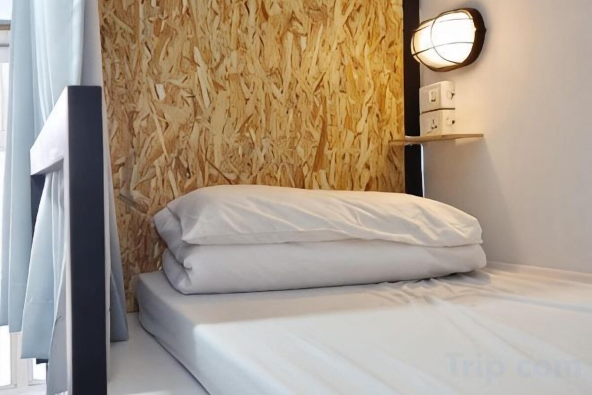 隔音、免费 WiFi、床单