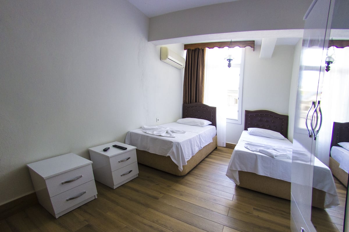 Free WiFi, bed sheets