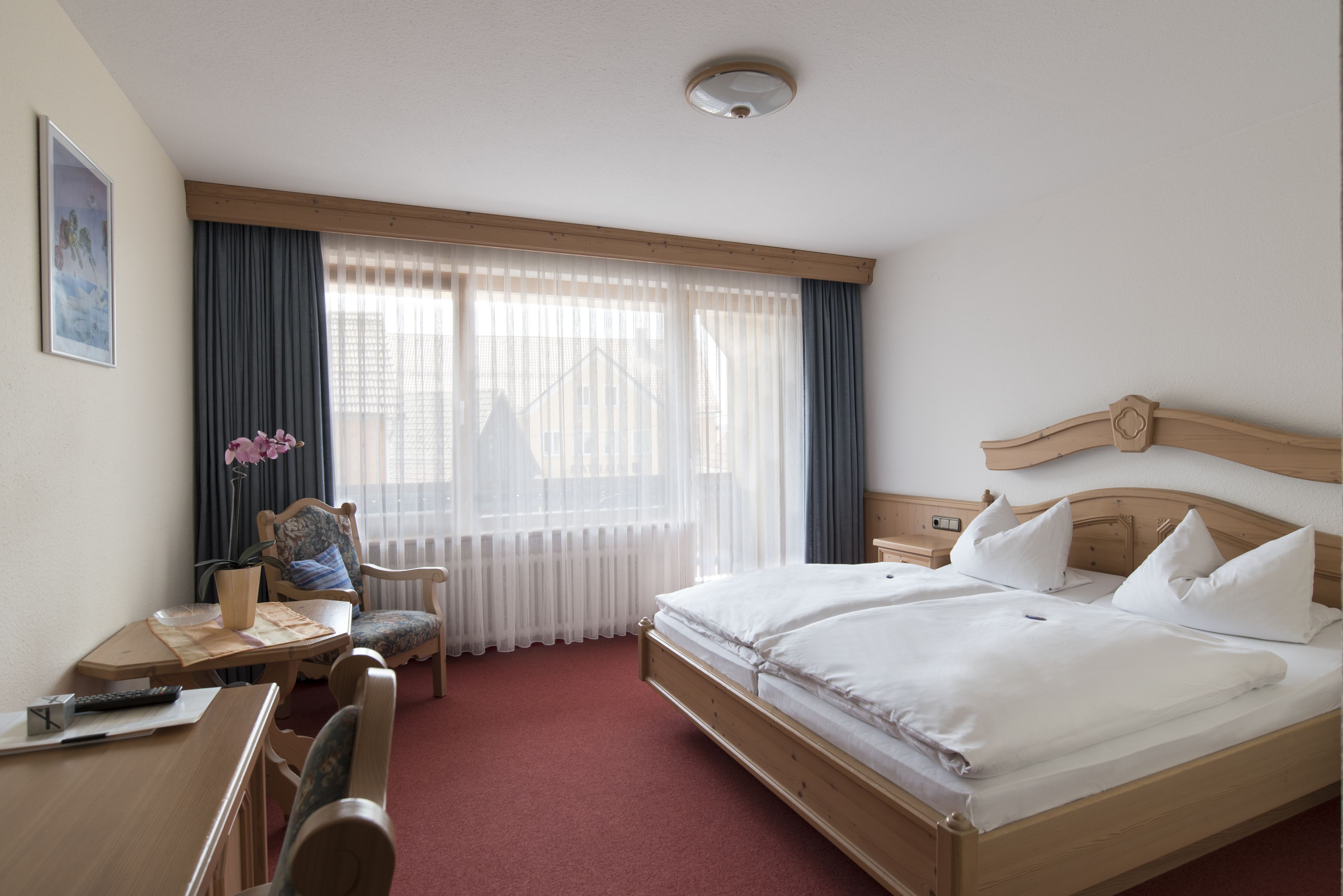 standard double or twin room | premium bedding, desk, iron/ironing board, free cots/infant beds