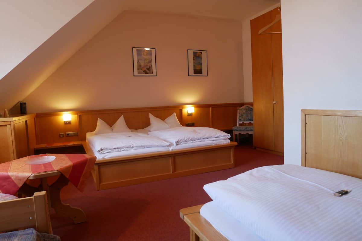 Dreibettzimmer