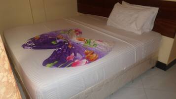 Standard Double Room | Desk, blackout drapes, free WiFi