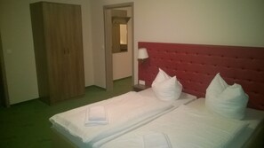 Suite Confort | 1 habitación, ropa de cama de alta calidad y escritorio