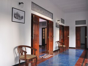 Daily buffet breakfast (USD 4.00 per person)