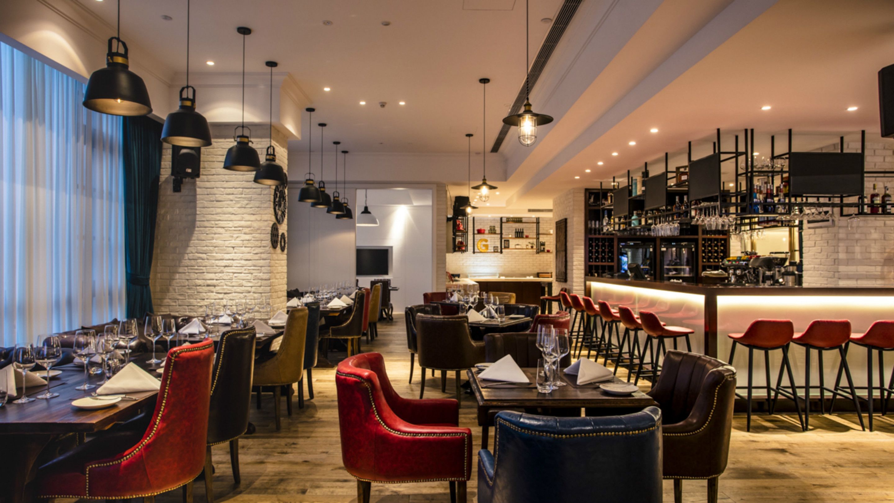 breakfast, lunch, dinner served; pool views