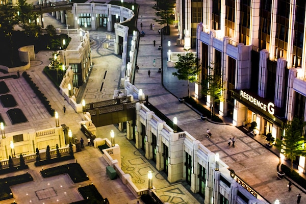 Fassade der Unterkunft – Abend/Nacht