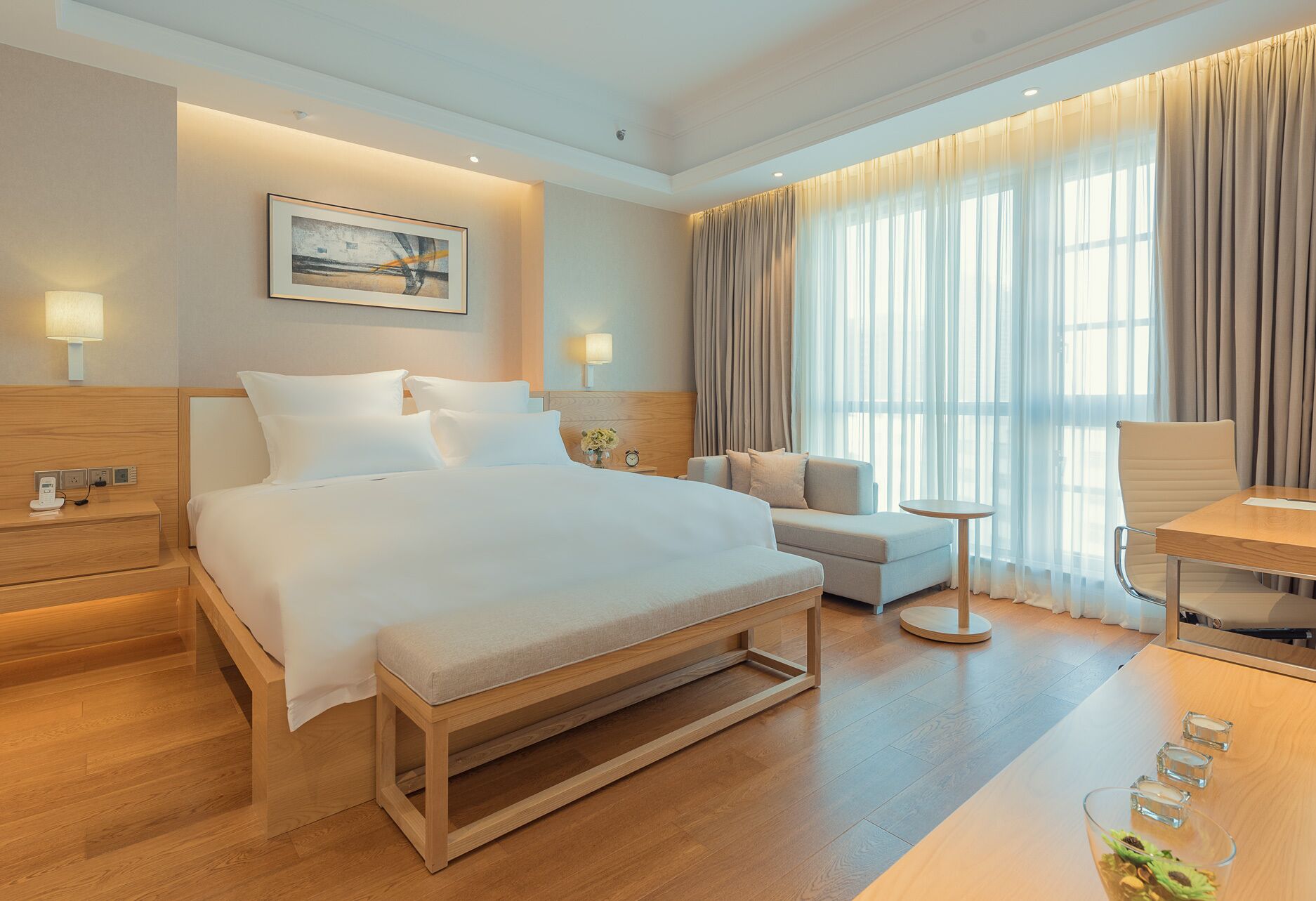 Ropa de cama de alta calidad y minibar 