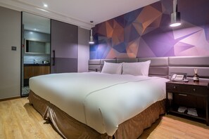 Quarto casal standard, sem janelas | 1 quarto, escrivaninha, espaço de trabalho para notebook