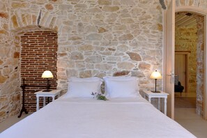 Villa (Balance) | 1 bedroom, in-room safe, desk, soundproofing
