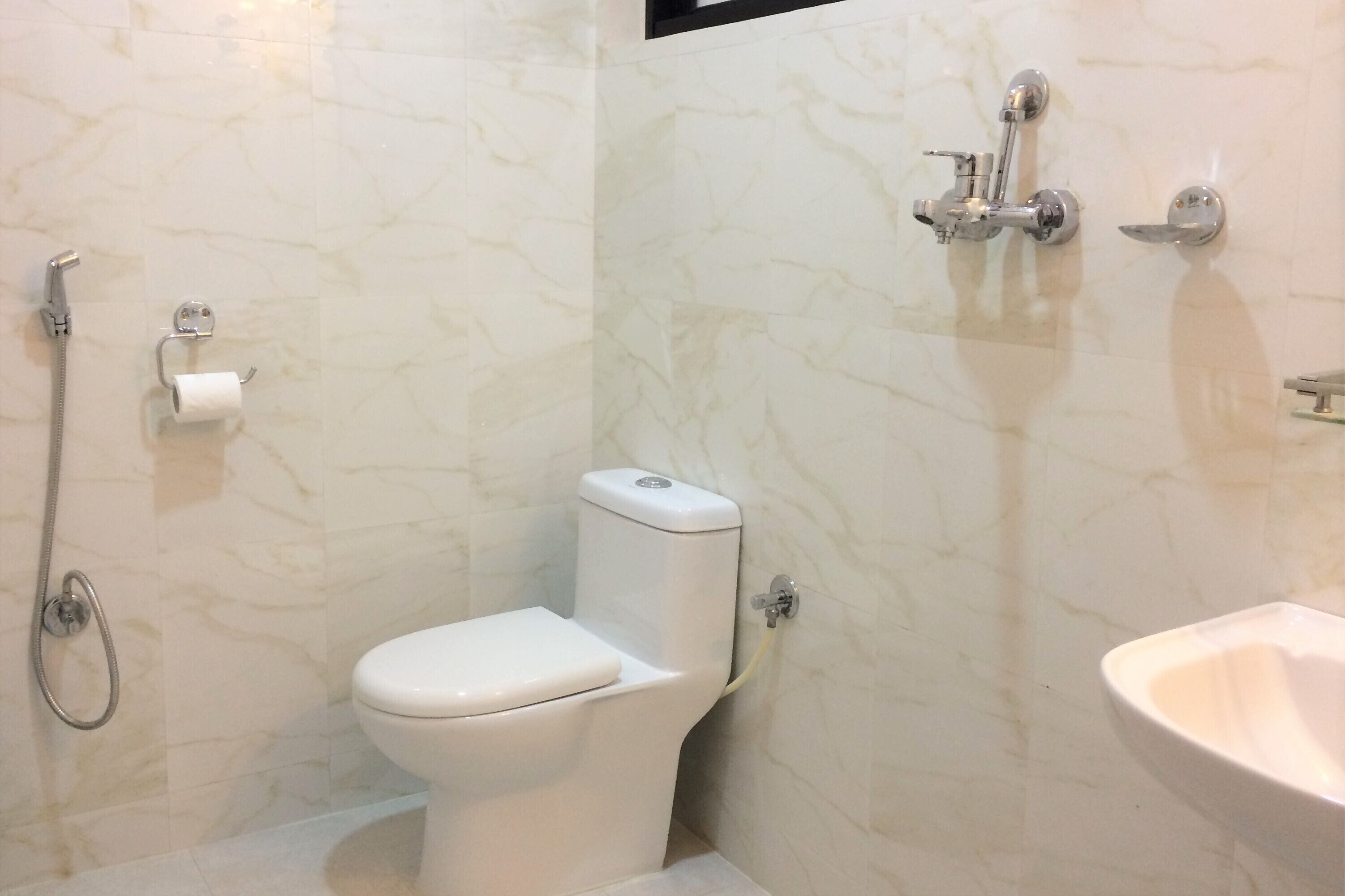 shower, free toiletries, slippers, bidet