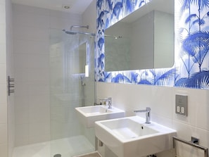 Luxury Double or Twin Room, Ensuite | Bathroom - The Lane Hotel (Edinburgh)