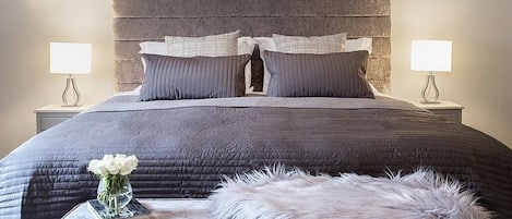 Deluxe-Doppel- oder -Zweibettzimmer, mit Bad | Allergikerbettwaren, Schreibtisch, Bügeleisen/Bügelbrett