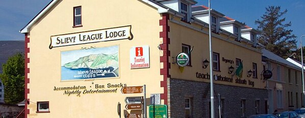 ด้านหน้าที่พัก