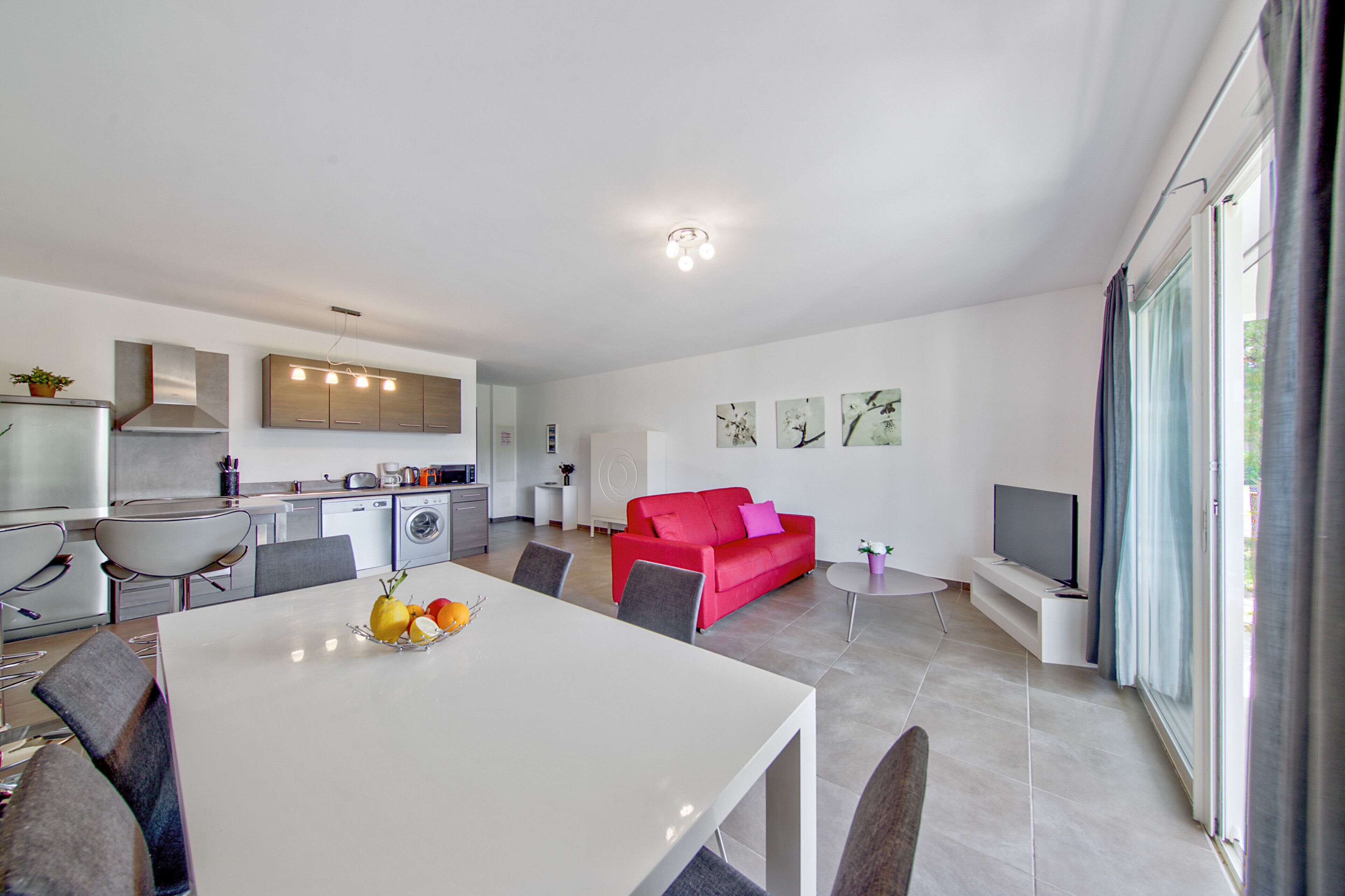 Maison 6 personnes - 2 chambres - Spacieux - Climatisation - Terrasse - 75 m² et terrasse de 50m² | Coin cuisine privé | Grand réfrigérateur, micro-ondes, four, plaque de cuisson