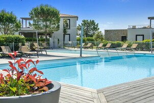 3 outdoor pools, sun loungers