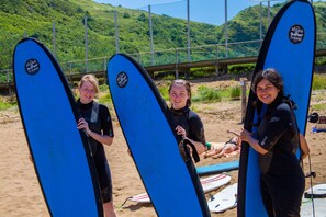 Surfing/boogie boarding - Surf Camp San Sebastian Partyhostel (Aia)