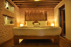 Ropa de cama de alta calidad y escritorio 