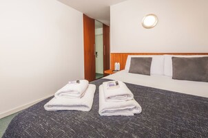 Premium bedding, iron/ironing board, free WiFi, bed sheets
