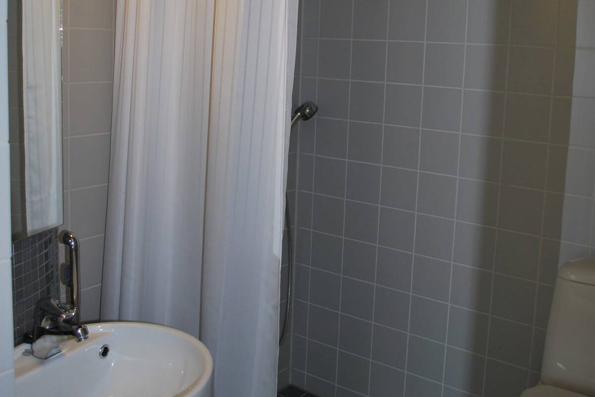 comfort suite, 1 bedroom, park view | bathroom | bidet, towels