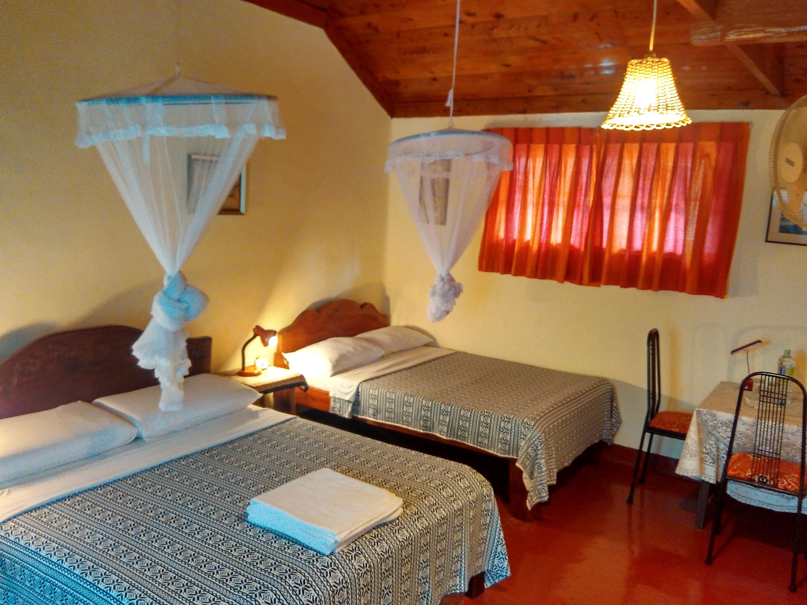 Bungalow Standar, 2 kamar tidur, Bebas Asap Rokok, pemandangan kebun | 2 kamar tidur, meja kerja, Wi-Fi gratis, dan seprai linen