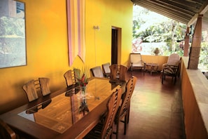 Lobby sitting area - Sunnyside Holiday Bungalow (Ella)