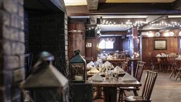 Lunch and dinner served