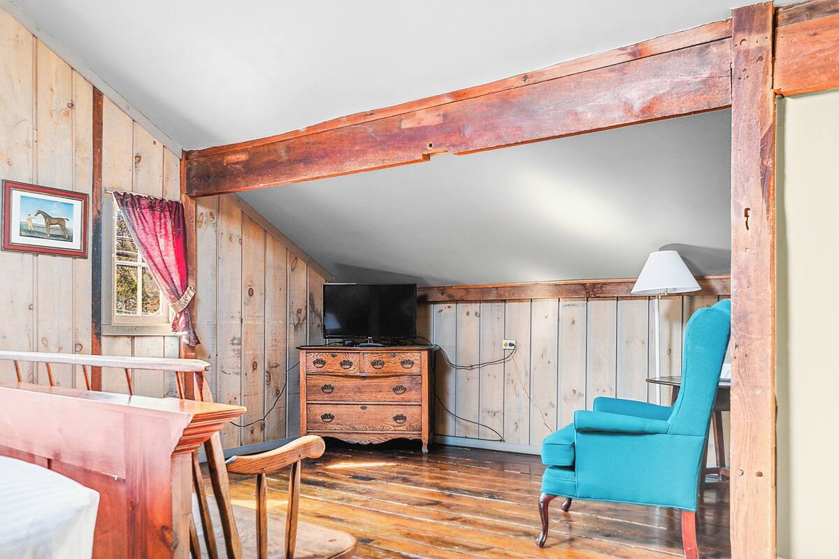 Room, 2 Double Beds (Carriage House) | Individually decorated, individually furnished, desk, iron/ironing board