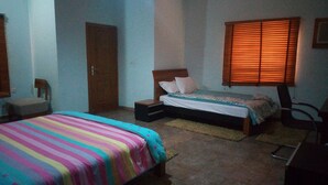 Luxury Suite | In-room safe, desk, laptop workspace, WiFi (free) - Wetland Hotels (Ibadan)