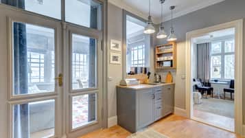 Comfort Apartment, 1 Bedroom, Kitchenette | Living area | 32-inch flat-screen TV with cable channels, TV