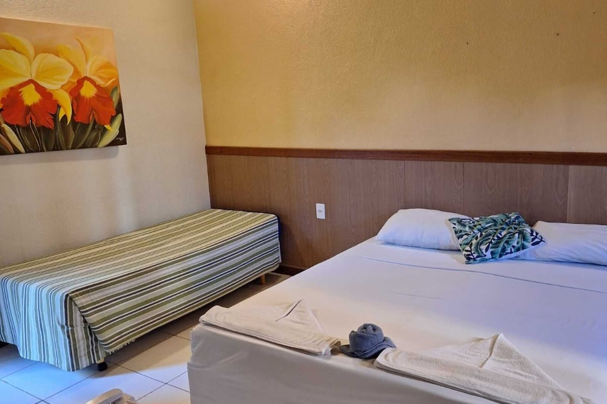 Minibar, escritorio, cortinas blackout y wifi gratis