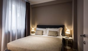 Deluxe Apartment, Canal View | Free WiFi