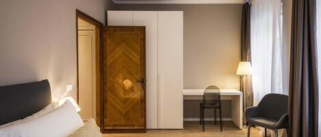 Superior Apartment, Canal View | Free WiFi