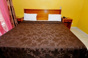 Superior Double Room | Desk, laptop workspace, soundproofing, free WiFi - Résidence de la Porte du Millénaire (Dakar)