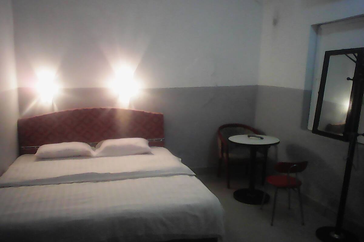 Chambre double | Bureau, accès au Wi-Fi (inclus)