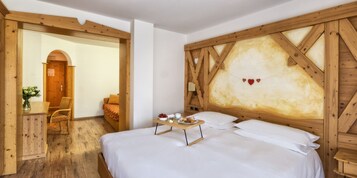 Caja de seguridad en la habitación y escritorio 