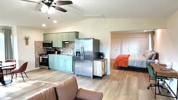 Basic Studio Suite, 1 King Bed, Mountain View | Premium bedding, down comforters, individually decorated
