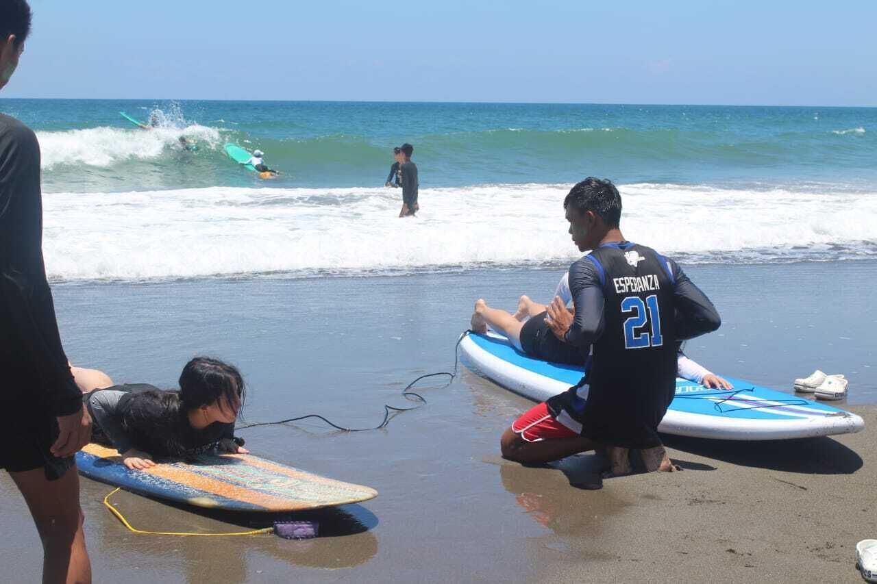 surfing/boogie boarding