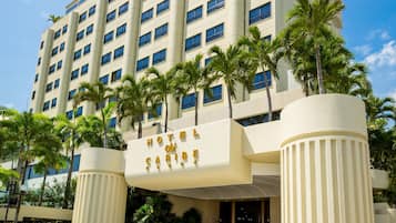 Pintu masuk properti