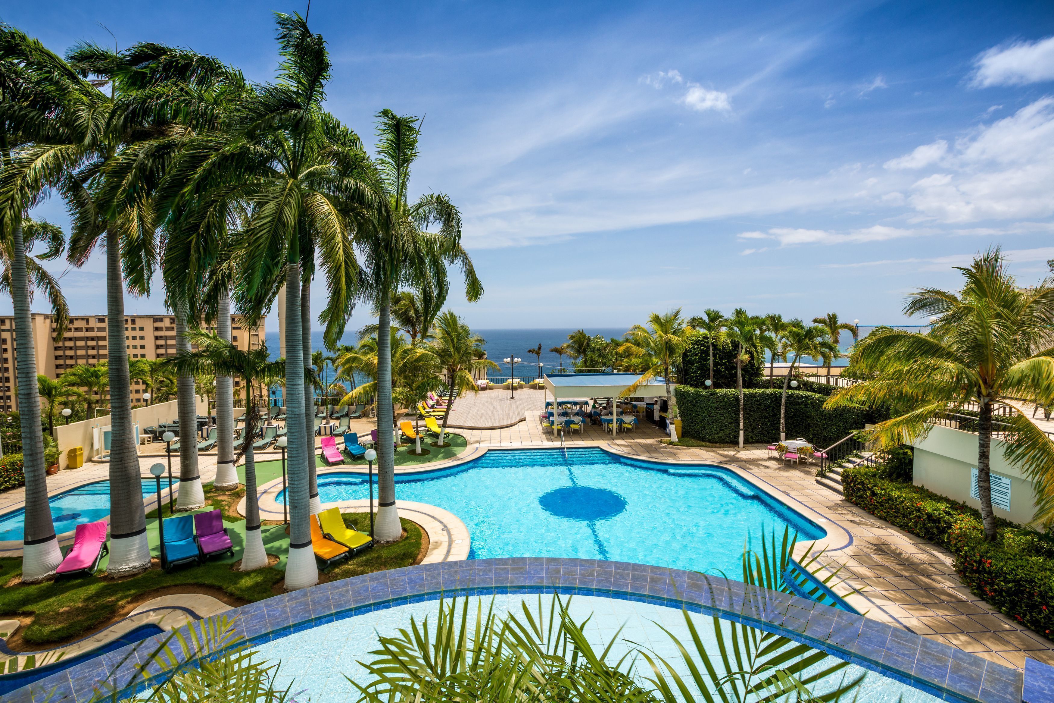 Hồ bơi ngoài trời, mở cửa từ 7:00 đến 19:00, dù/ô trên bãi biển/hồ bơi 